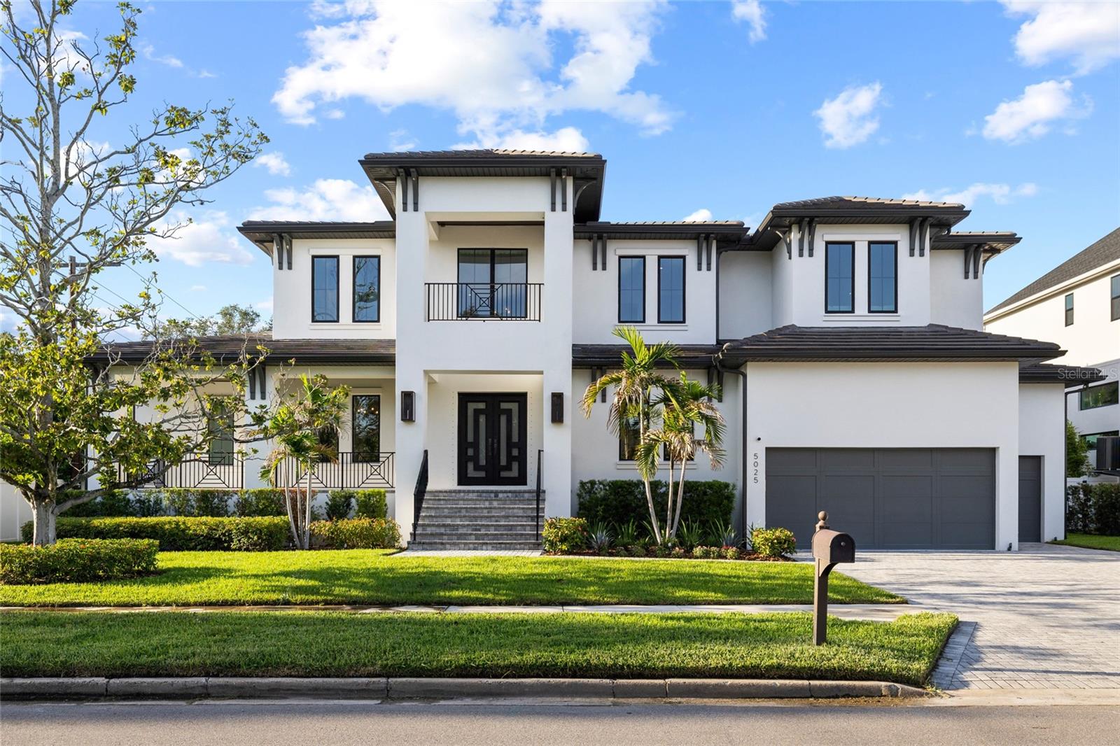 Property exterior at 5025 W Dante Avenue, Tampa