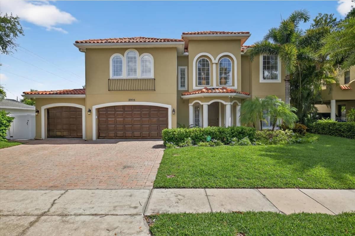 Property exterior at 3904 W Santiago Street, Tampa